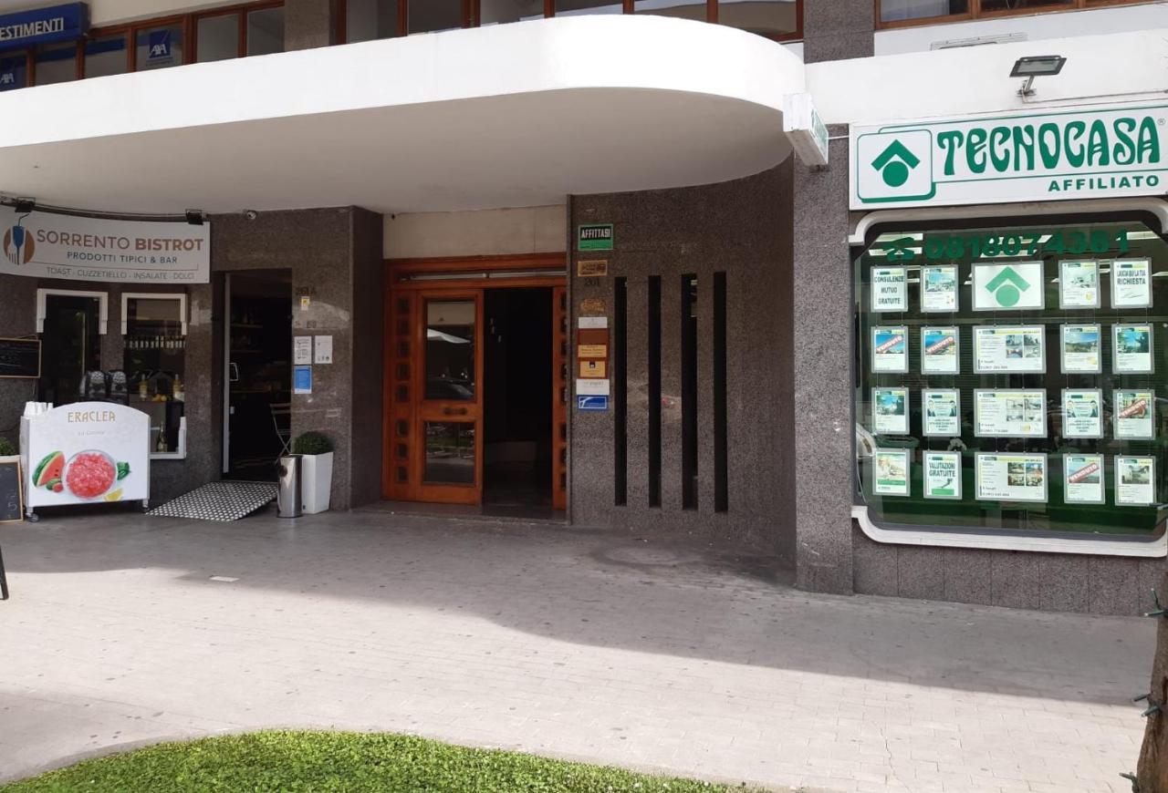 Aquae Romanae Piazza Lauro Соренто Екстериор снимка